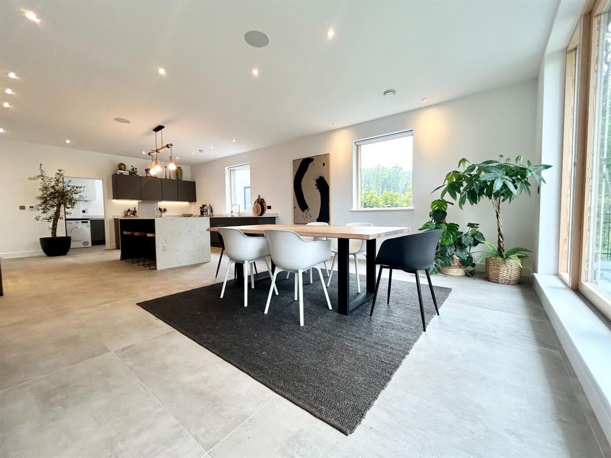 House Meadow Close in Godalming