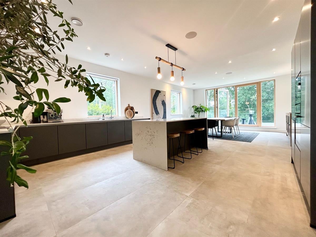 House Meadow Close in Godalming