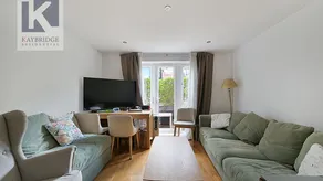 Flat Stoneleigh Park Road in Epsom and Ewell