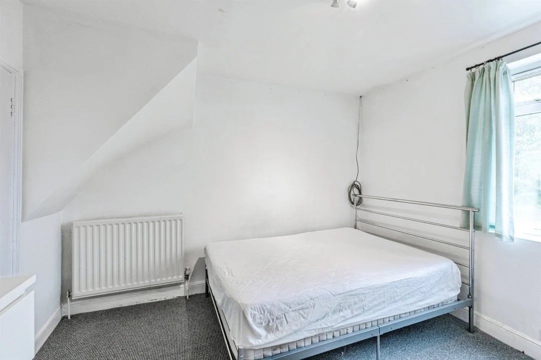 Room Eskdaill Street in Kettering