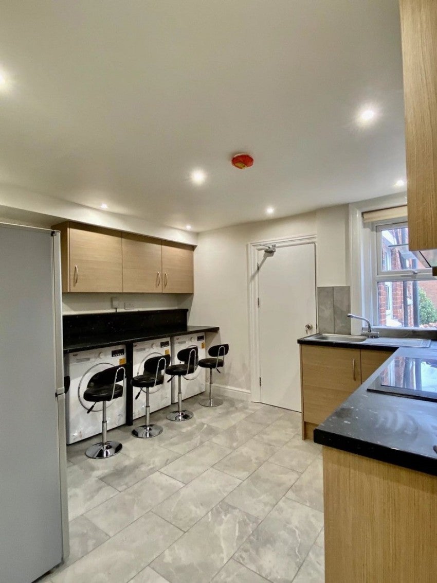 Flat Highfield Lane in Southampton
