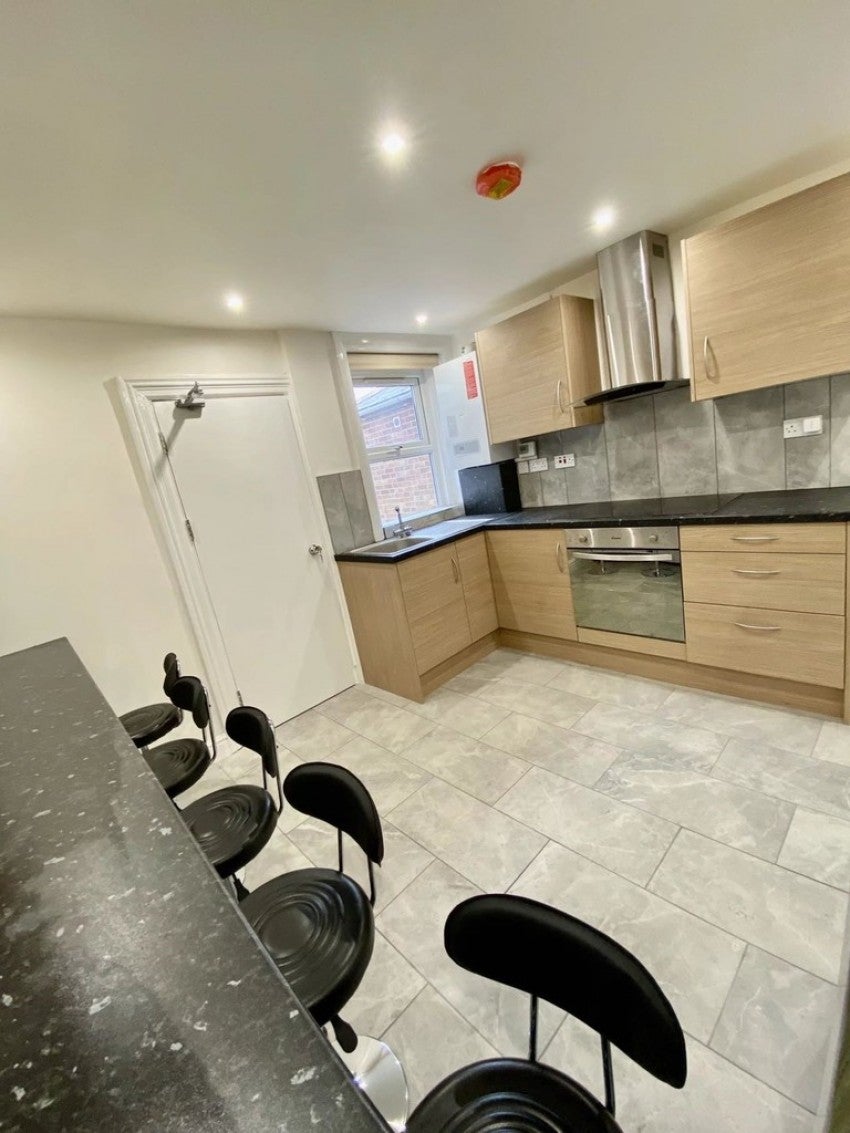 Flat Highfield Lane in Southampton