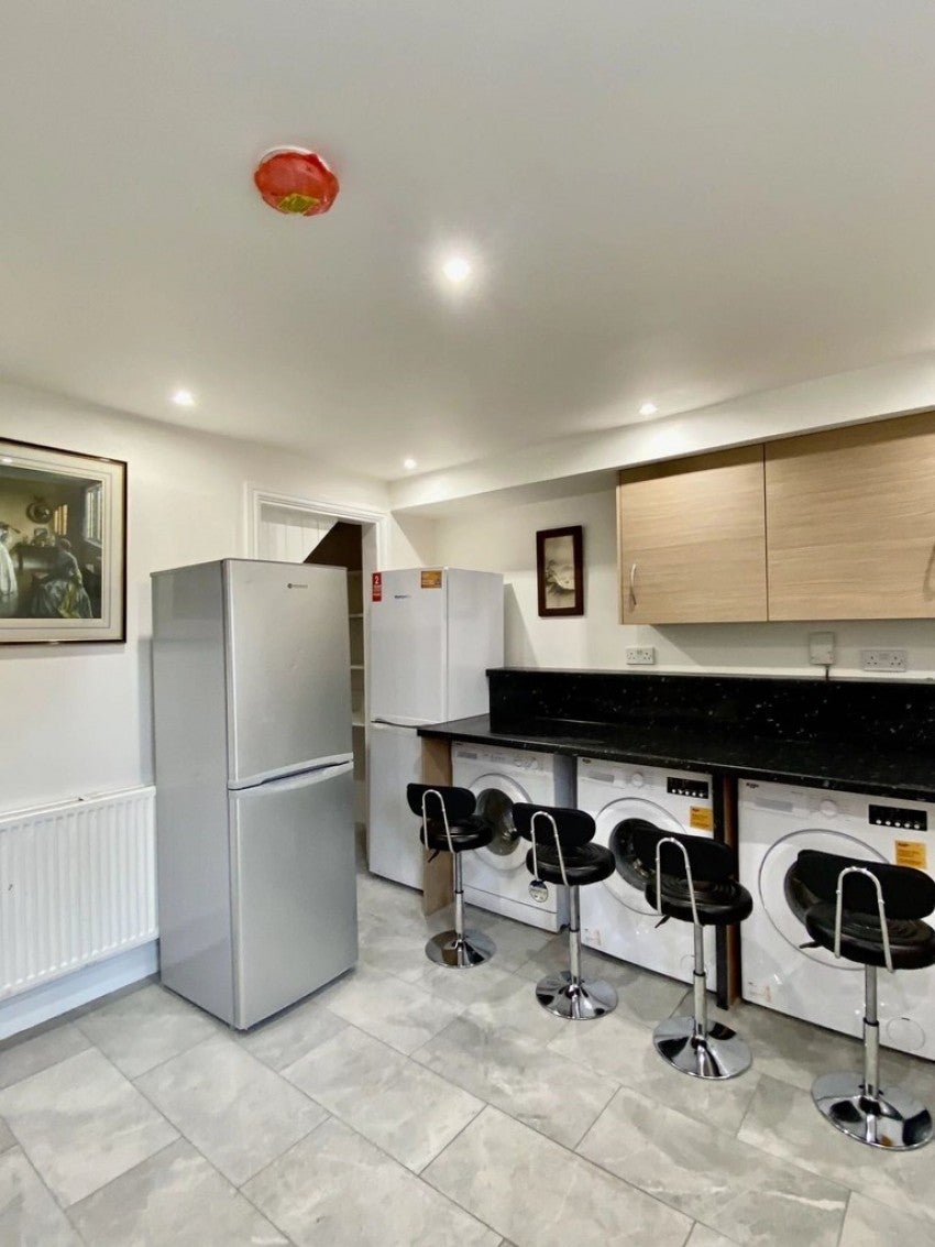 Flat Highfield Lane in Southampton