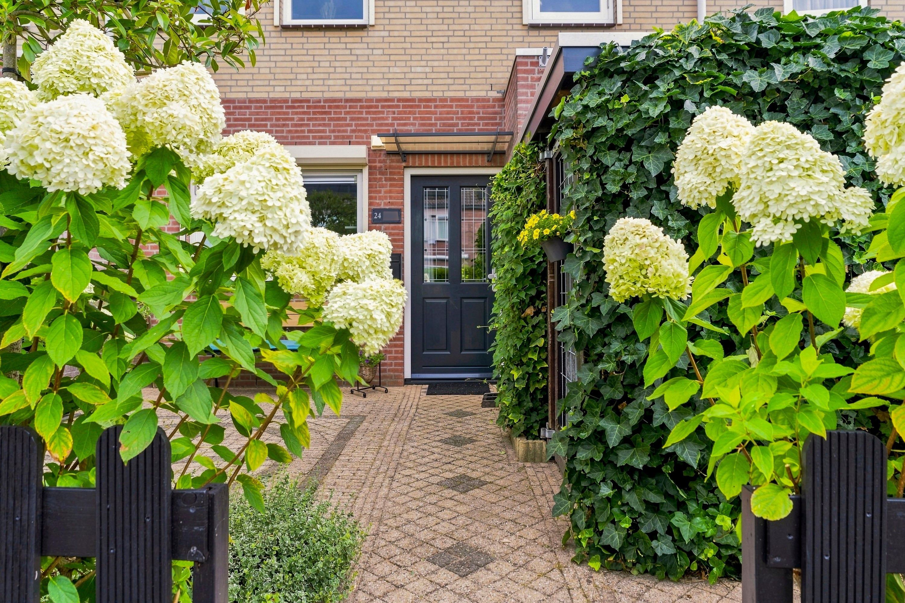 Tussenwoning te koop: De Eersteling 24, Velp