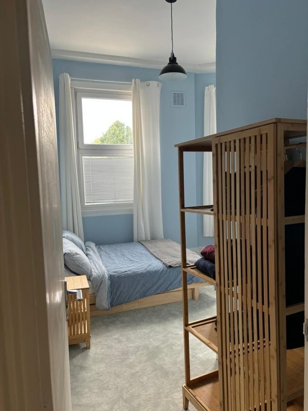 Room Devons Road in Greater London