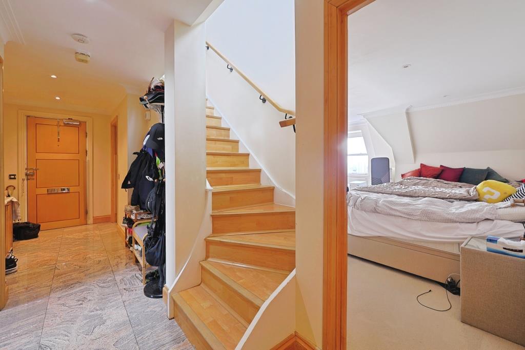 Flat Boydell Court in Greater London