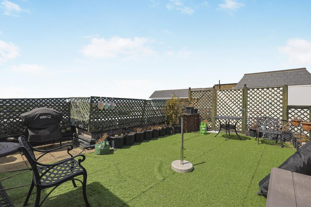 Flat Boydell Court in Greater London