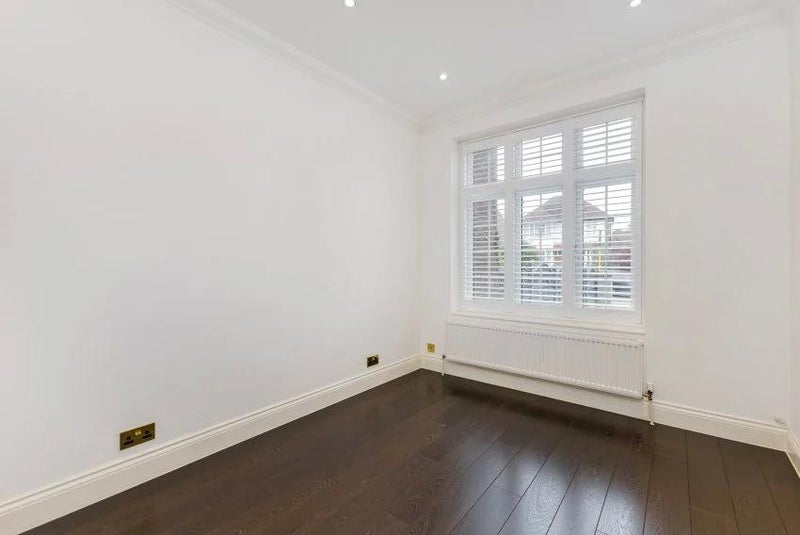 House Kenton Lane in Greater London