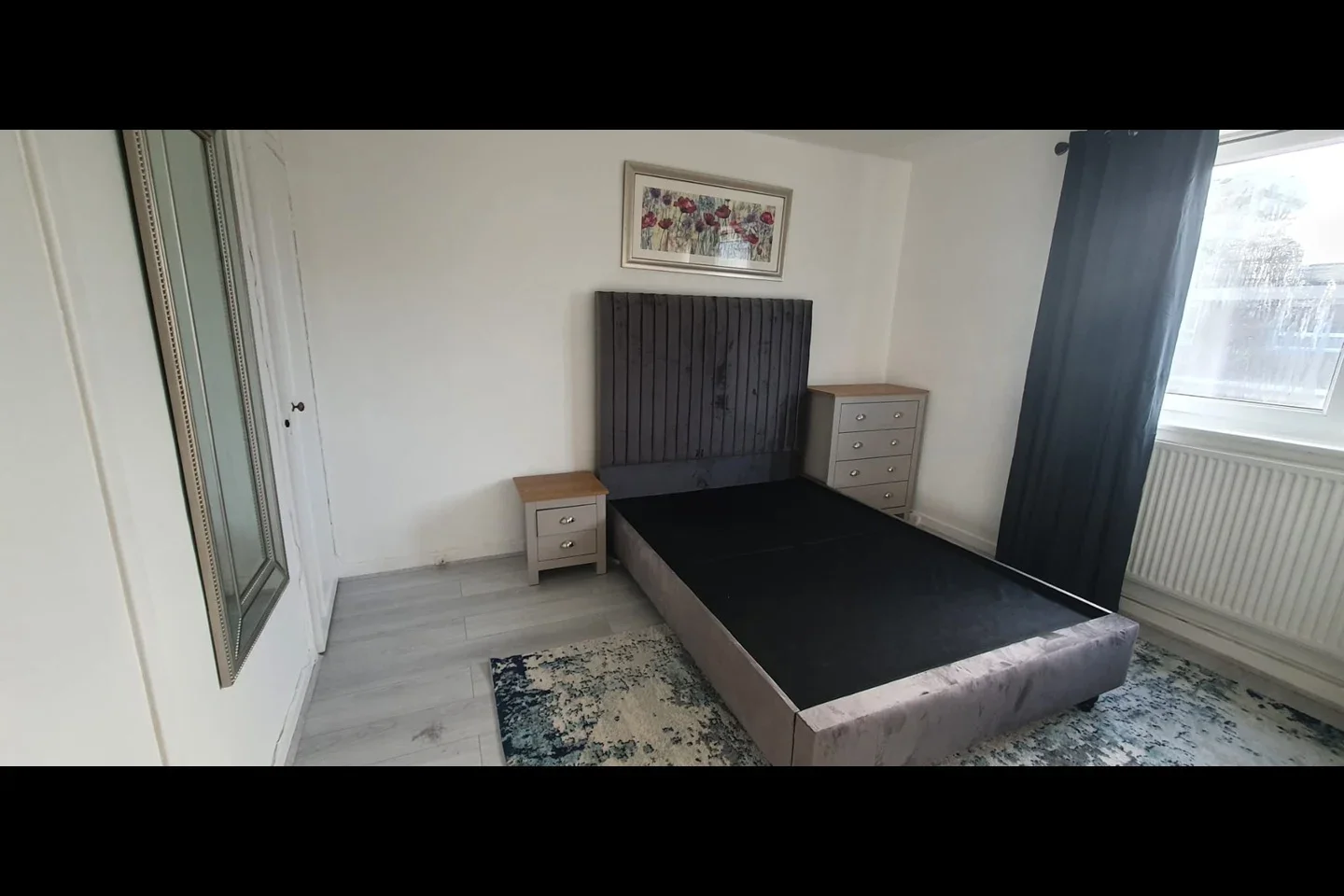 Flat Livermere Road in Greater London