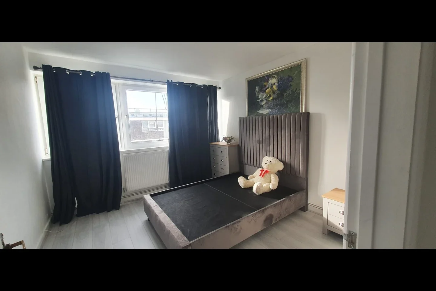 Flat Livermere Road in Greater London