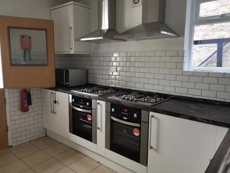 Room Newquay Road in Greater London