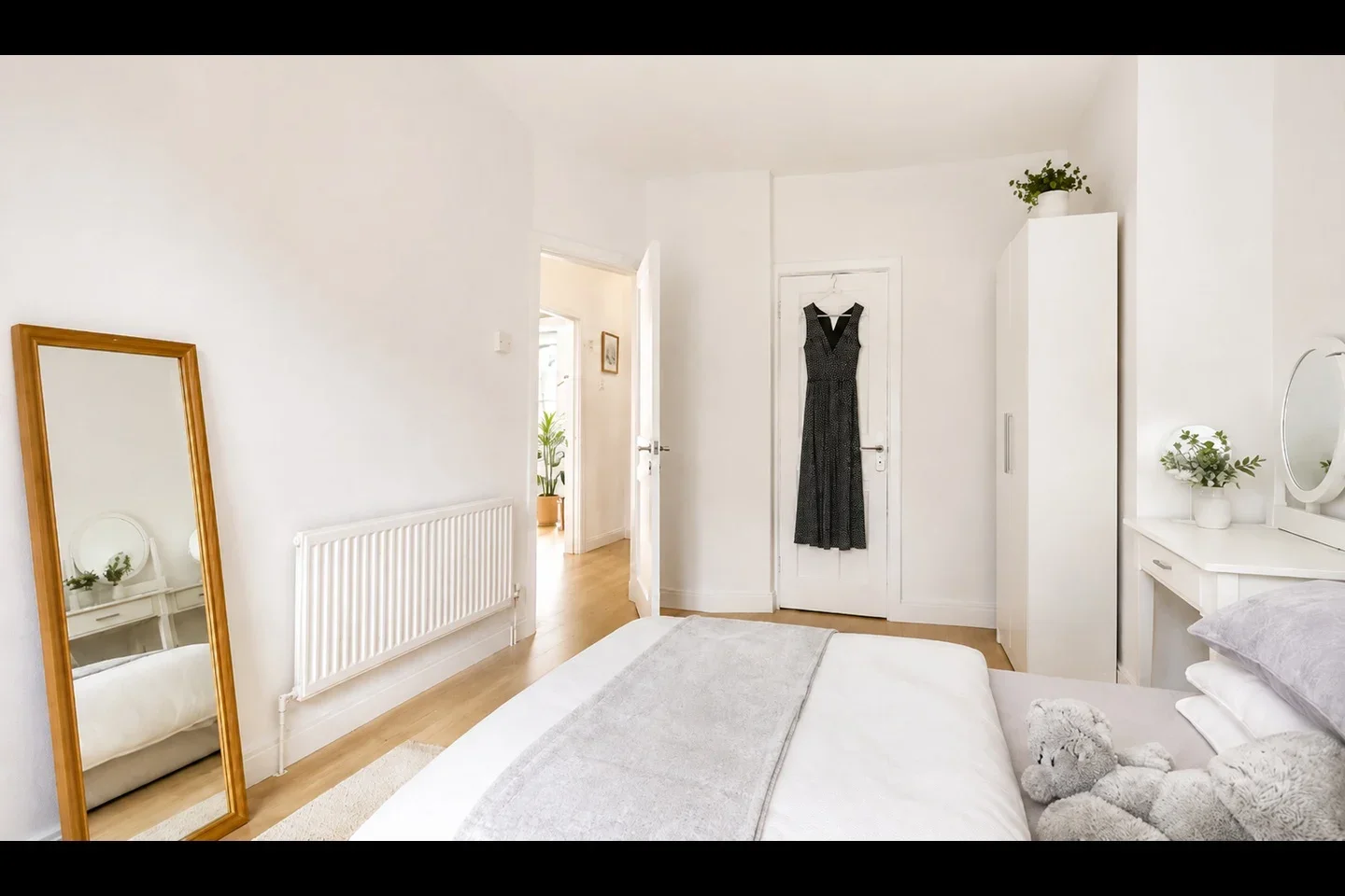 Flat Neptune Street in Greater London