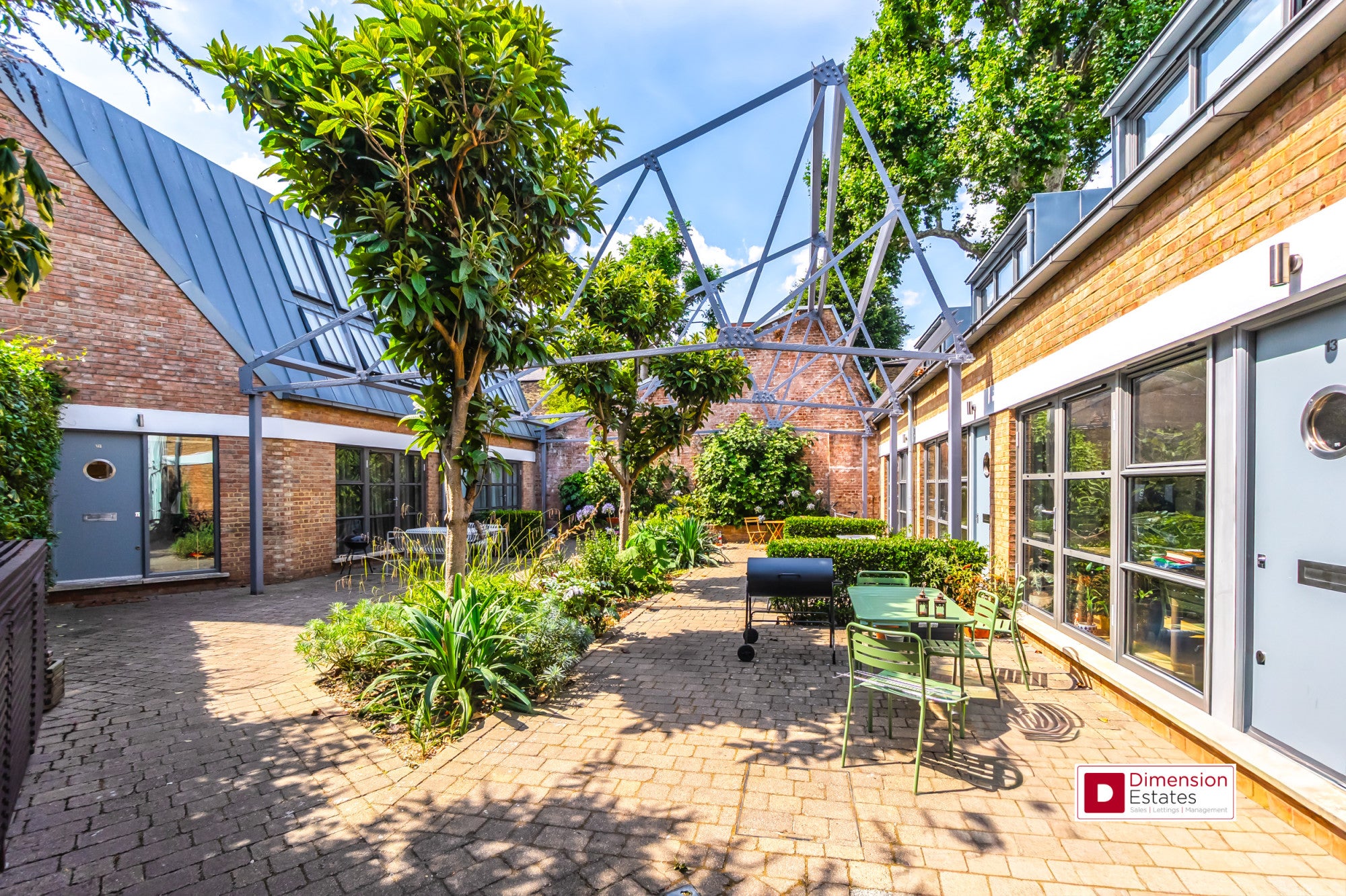 House Ovanna Mews in Greater London