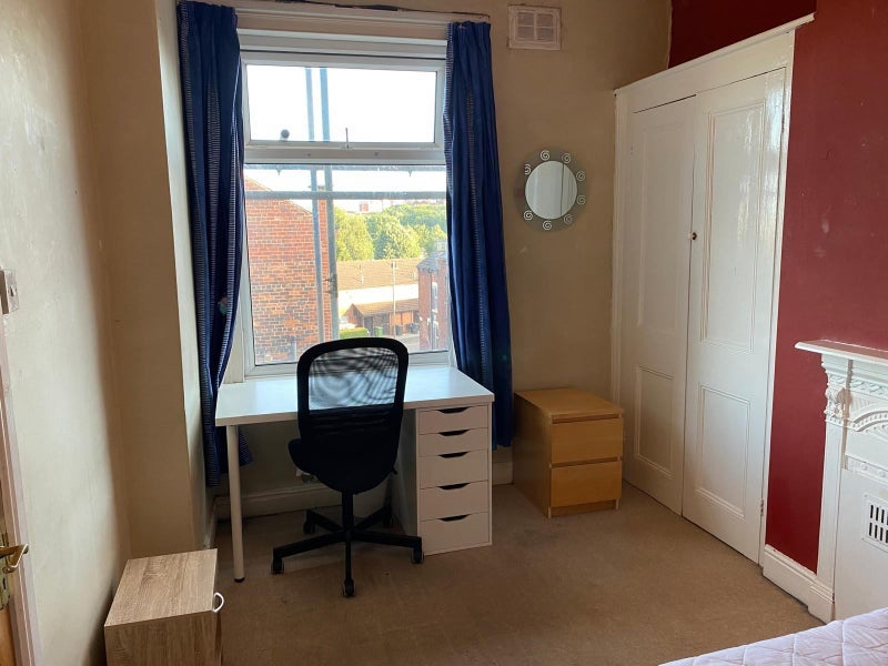 Room Beulah Terrace in Leeds