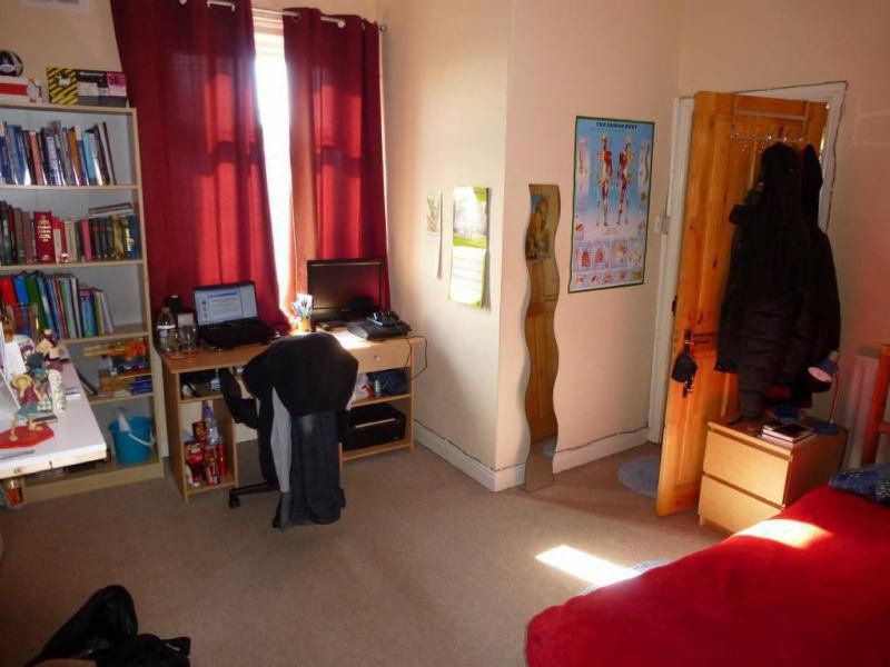 Room Beulah Terrace in Leeds