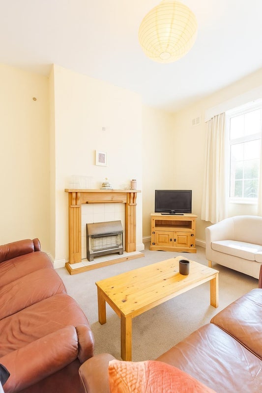 Room Beulah Terrace in Leeds