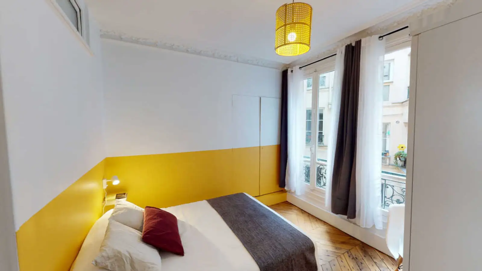 Room Boulevard de Magenta in Paris