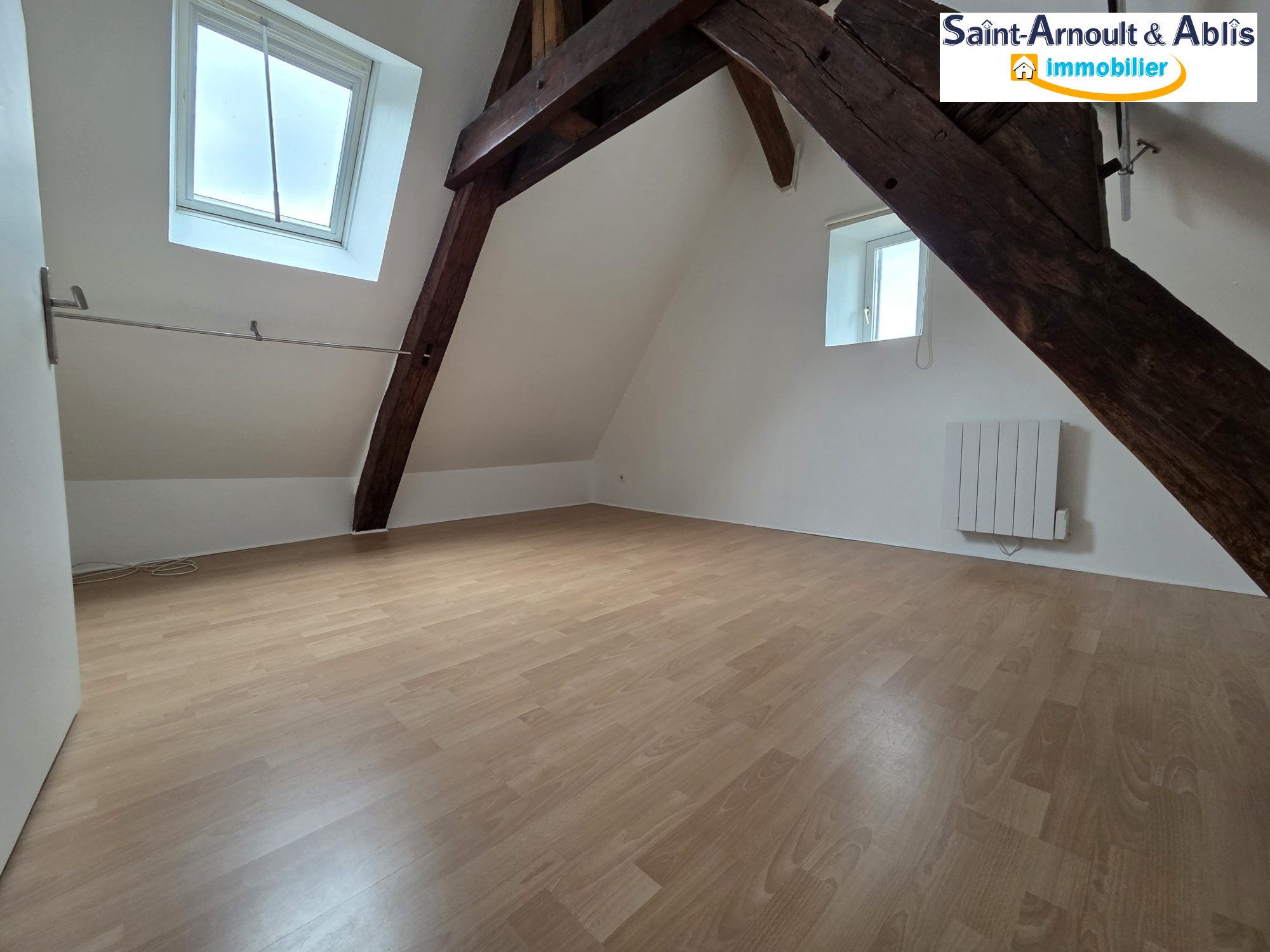 Flat Rue Charles de Gaulle in Saint-Arnoult-en-Yvelines