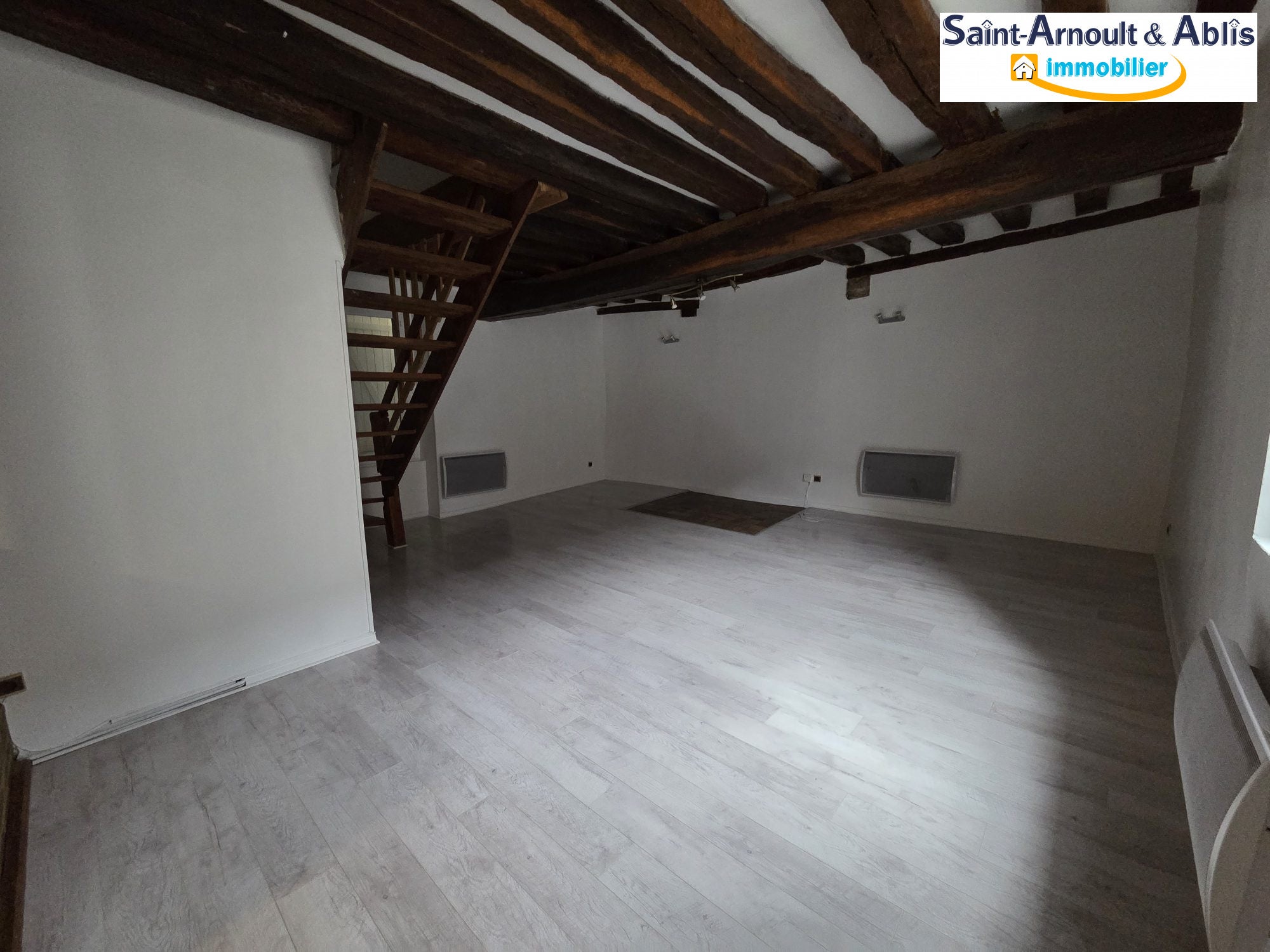 Flat Rue Charles de Gaulle in Saint-Arnoult-en-Yvelines