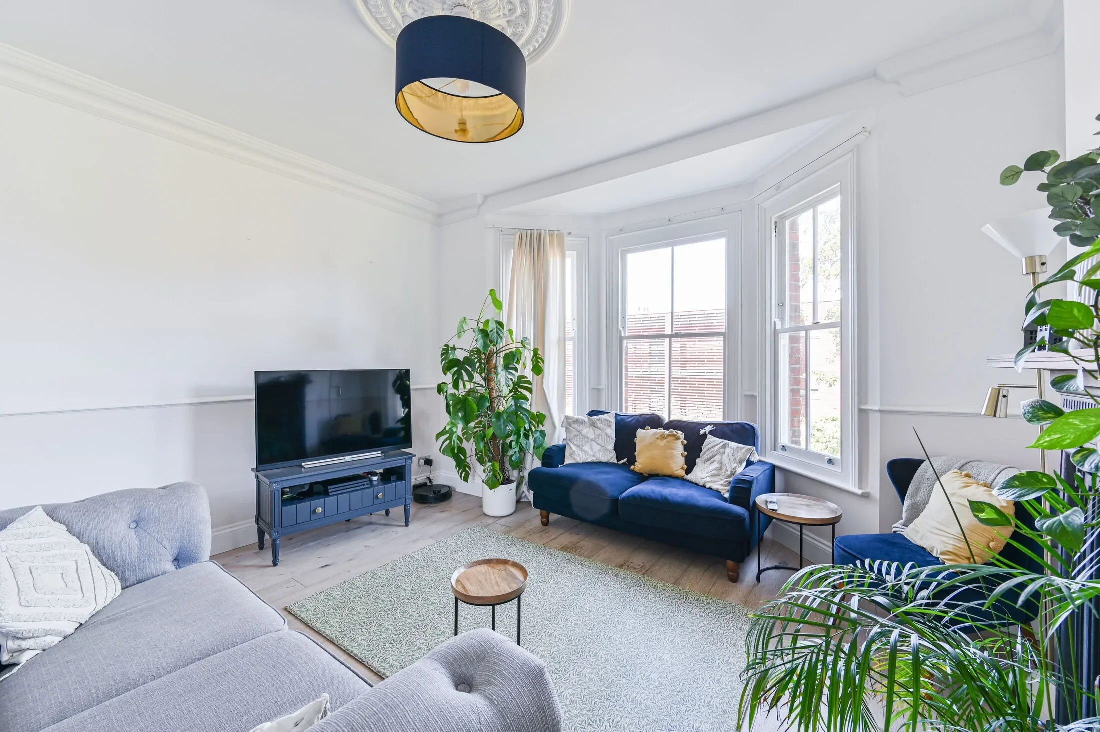 Flat Belenoyd Court in Greater London