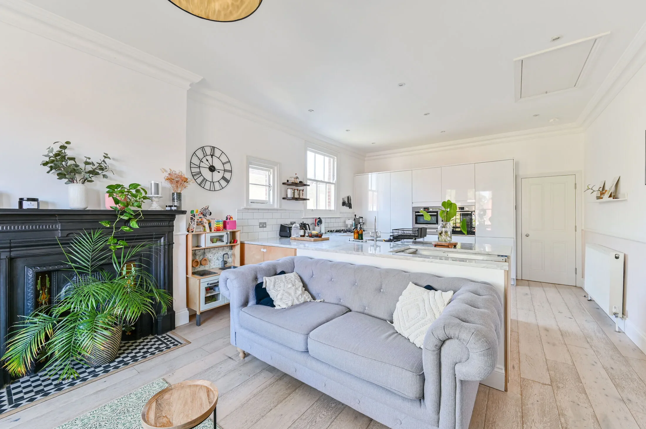 Flat Belenoyd Court in Greater London