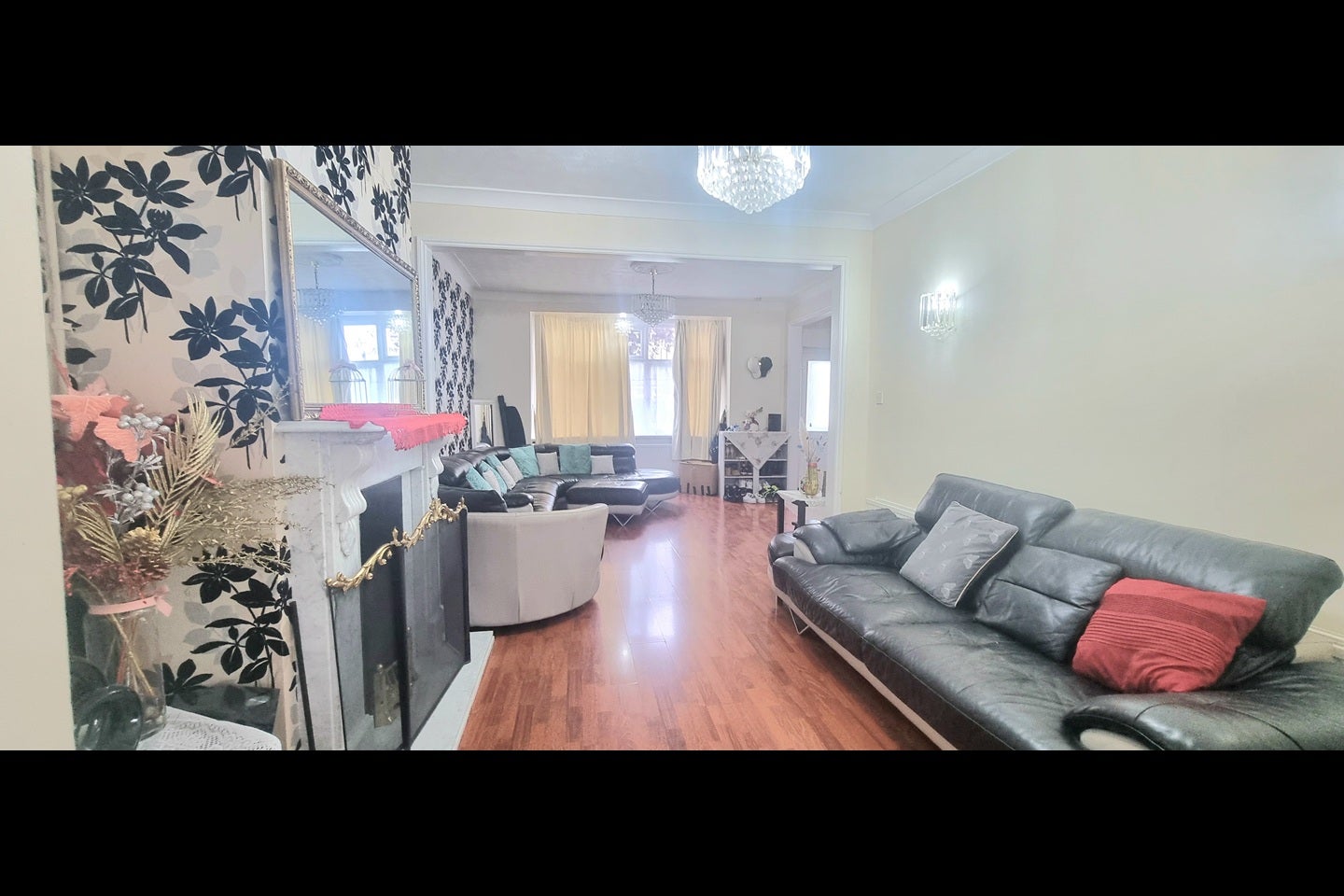House Ashurst Drive in Greater London