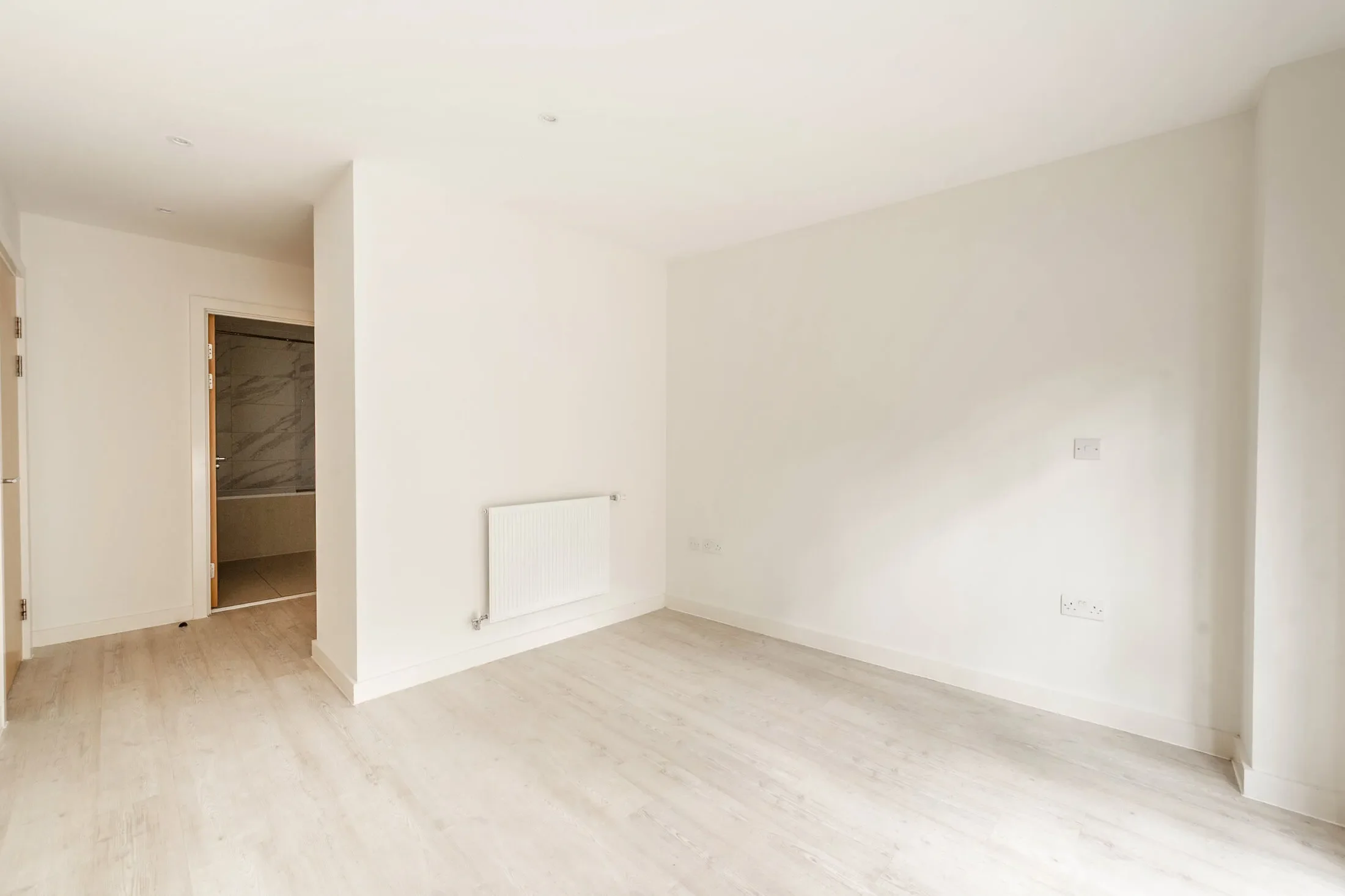 Flat Howard Road in Greater London