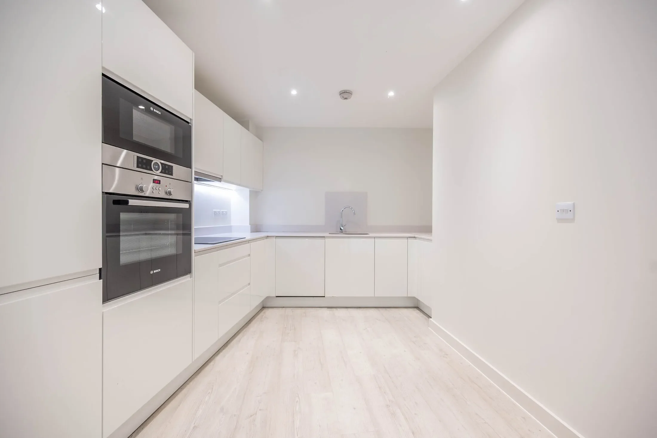 Flat Howard Road in Greater London