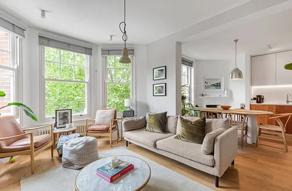 Flat Prince of Wales Drive in Greater London
