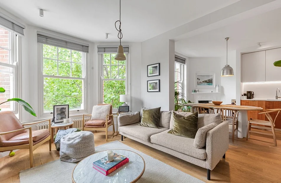 Flat Prince of Wales Drive in Greater London