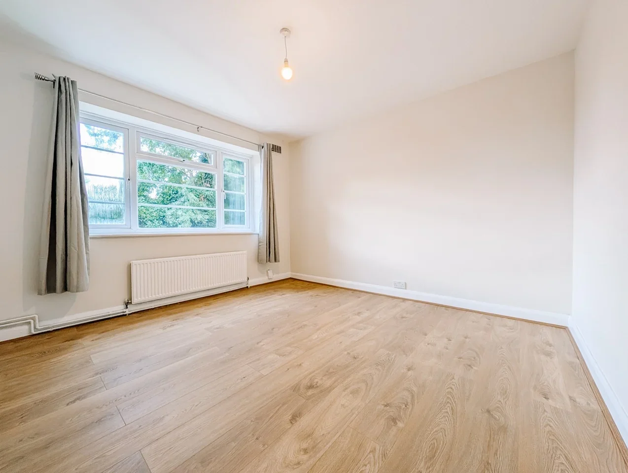 Flat Anerley Park in Greater London