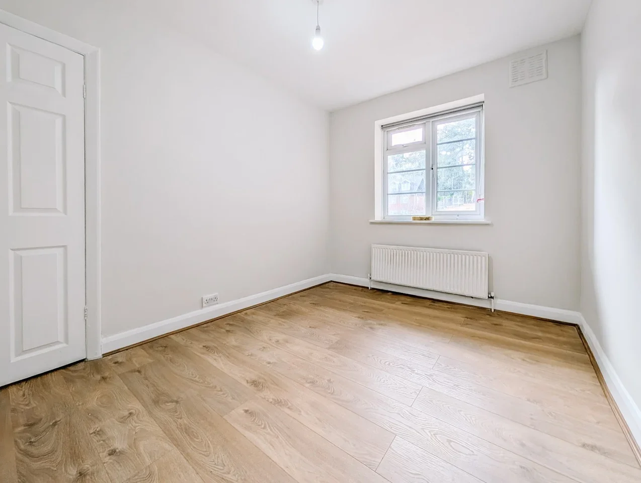 Flat Anerley Park in Greater London