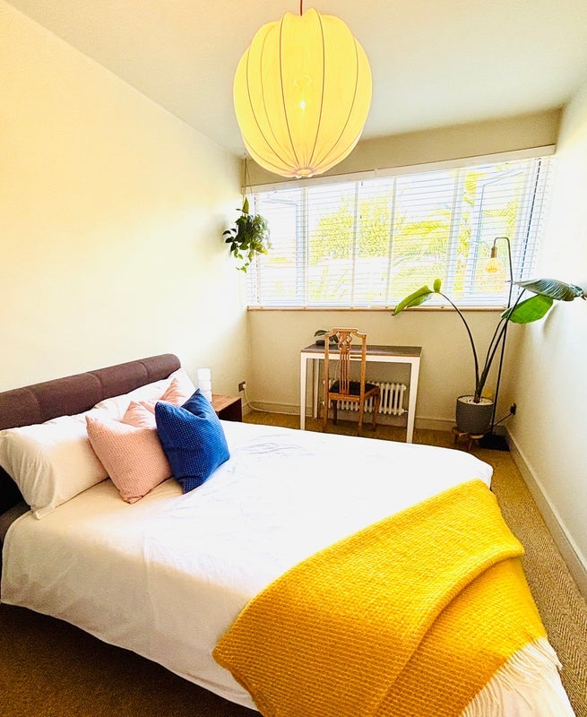 Room Elton Place in Greater London