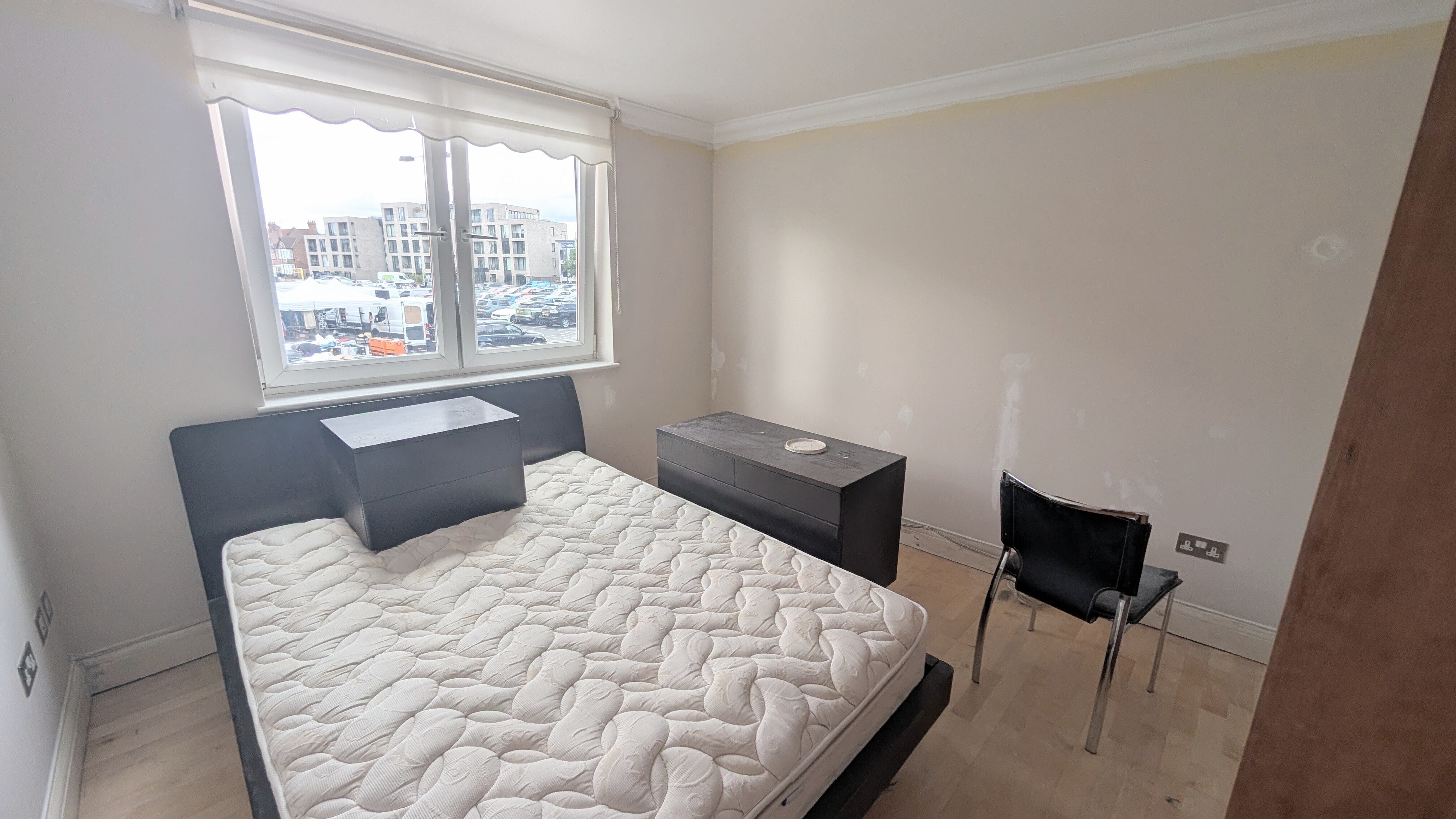 Flat Sheepcote Road in Greater London
