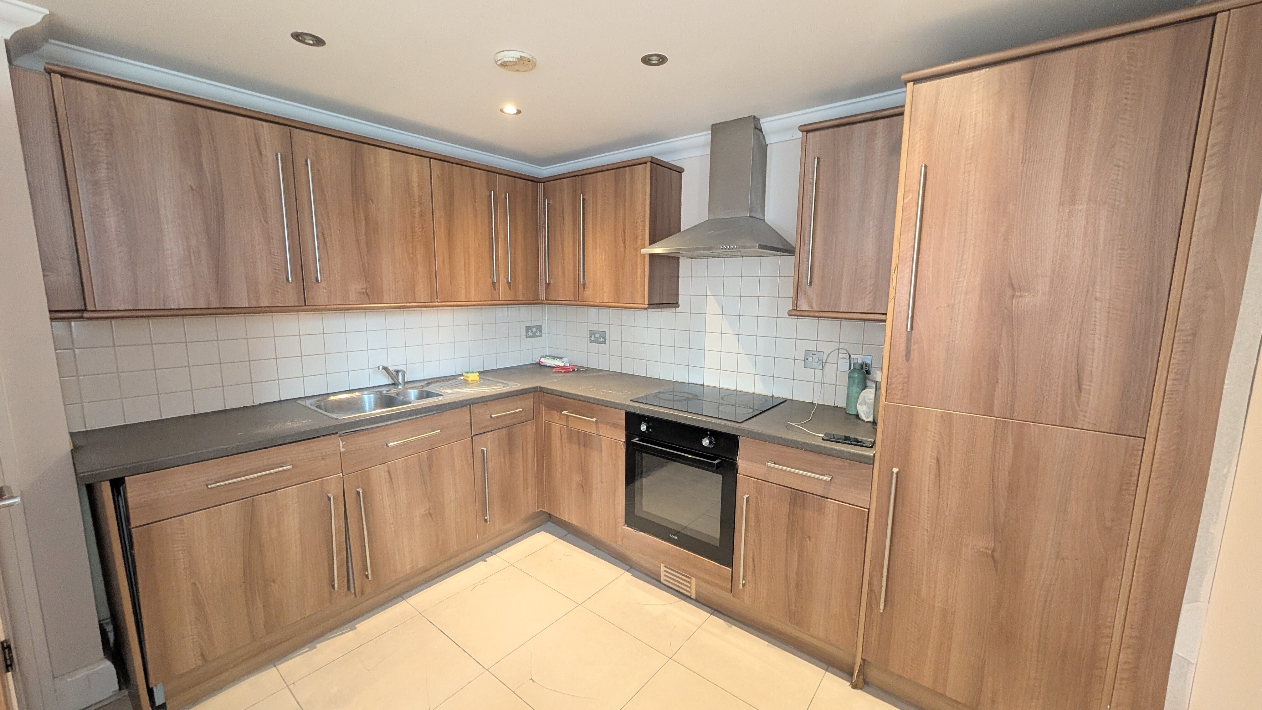 Flat Sheepcote Road in Greater London