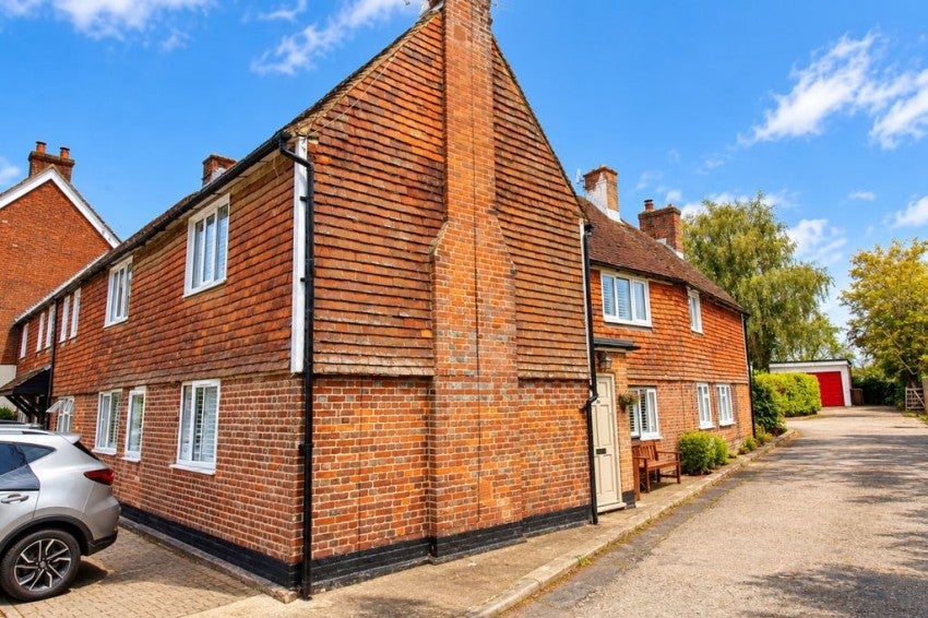 Flat Hale Street in Tonbridge and Malling