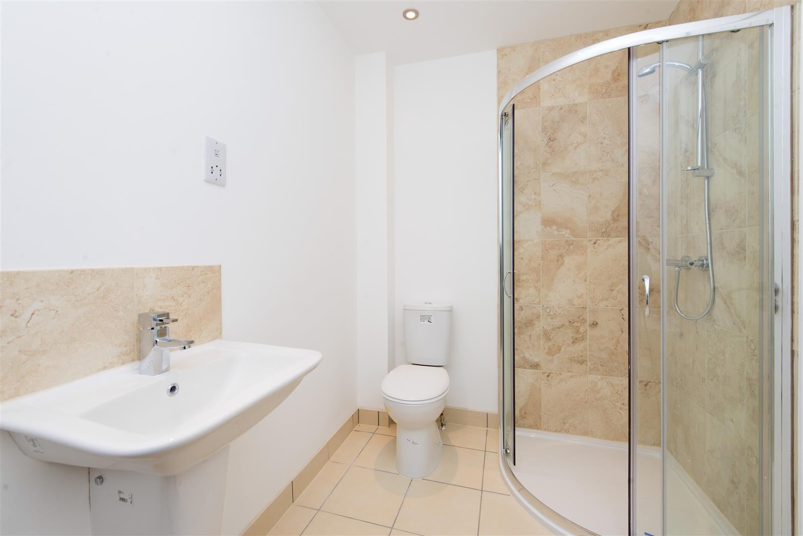 Room Mahlon Avenue in London