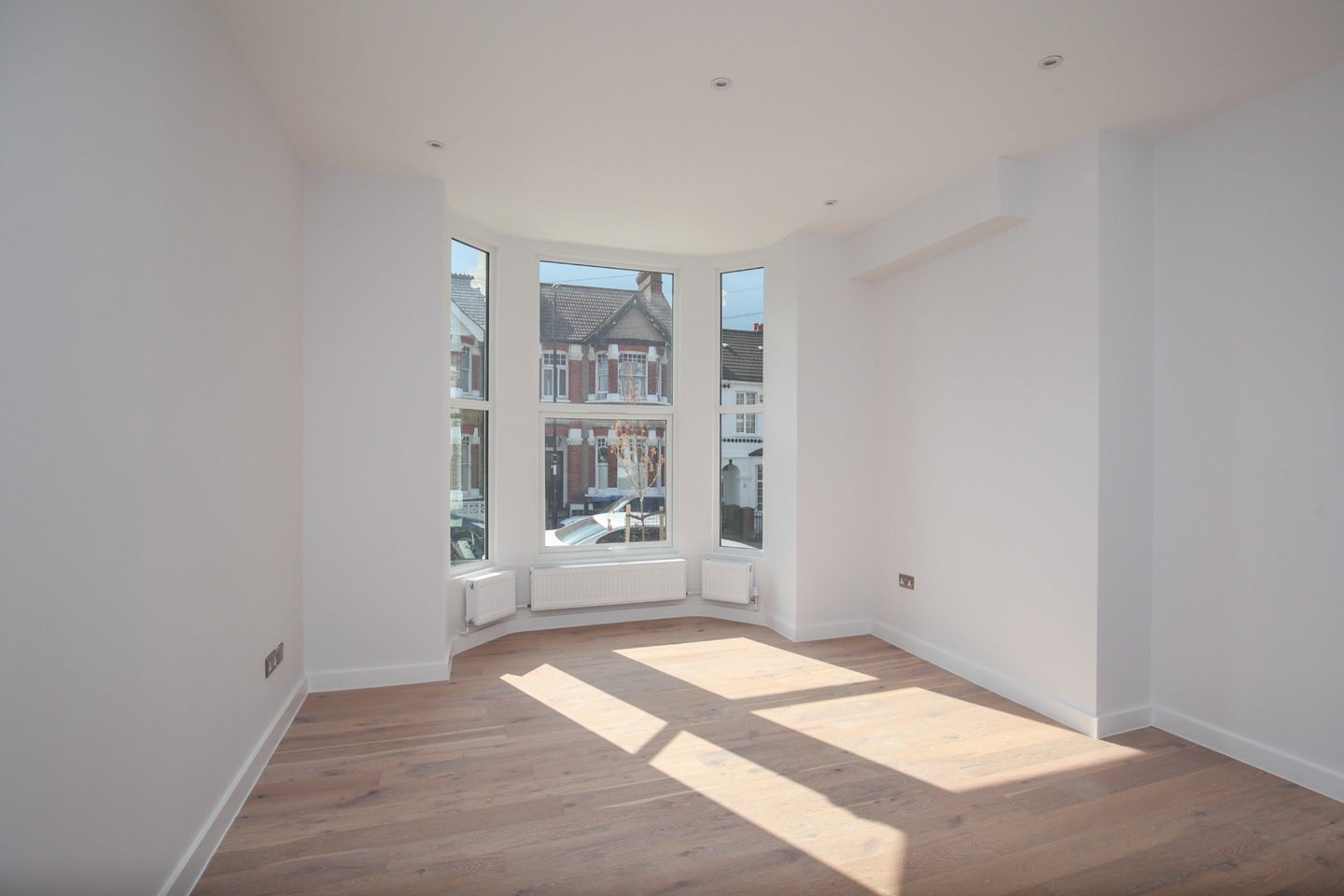 Flat Manchester Road in Greater London
