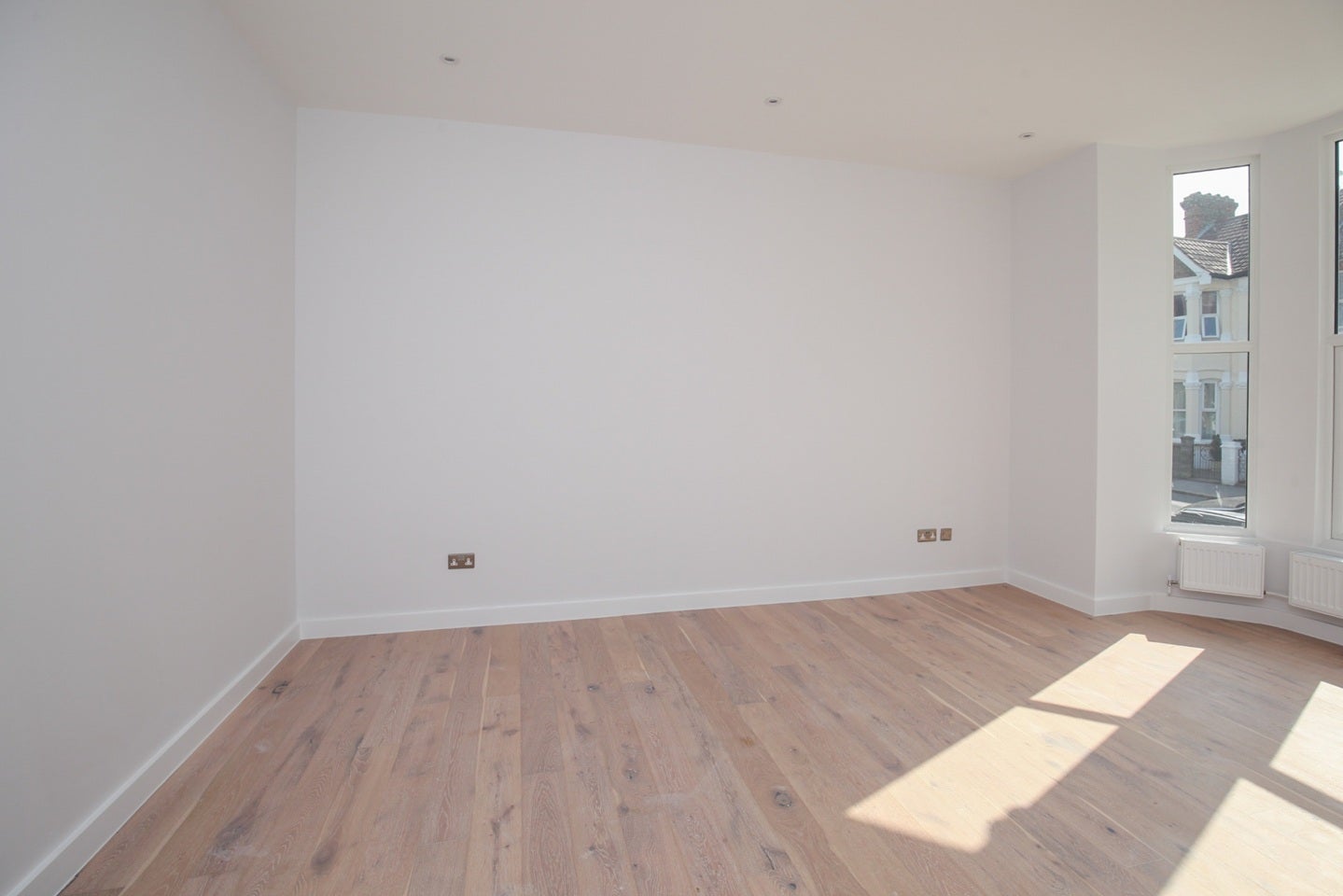 Flat Manchester Road in Greater London