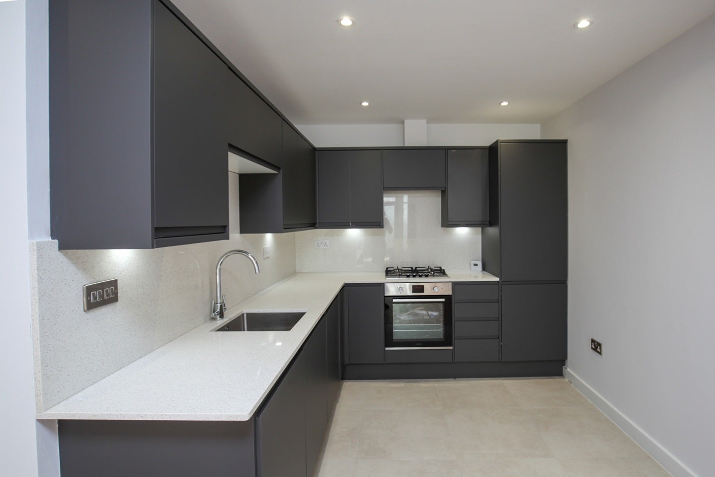 Flat Manchester Road in Greater London