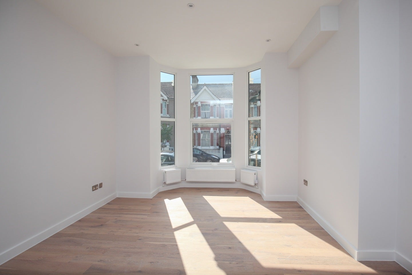 Flat Manchester Road in Greater London