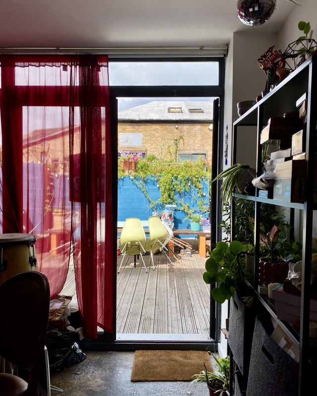 Room Catwalk Place in Greater London