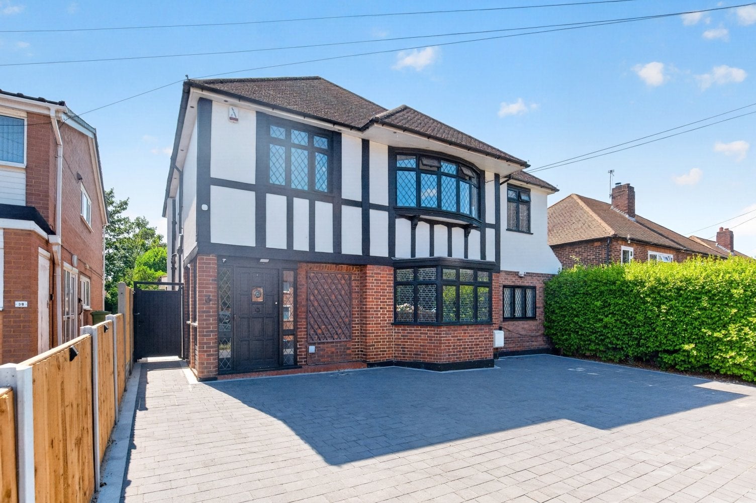 House Windsor Drive in Greater London