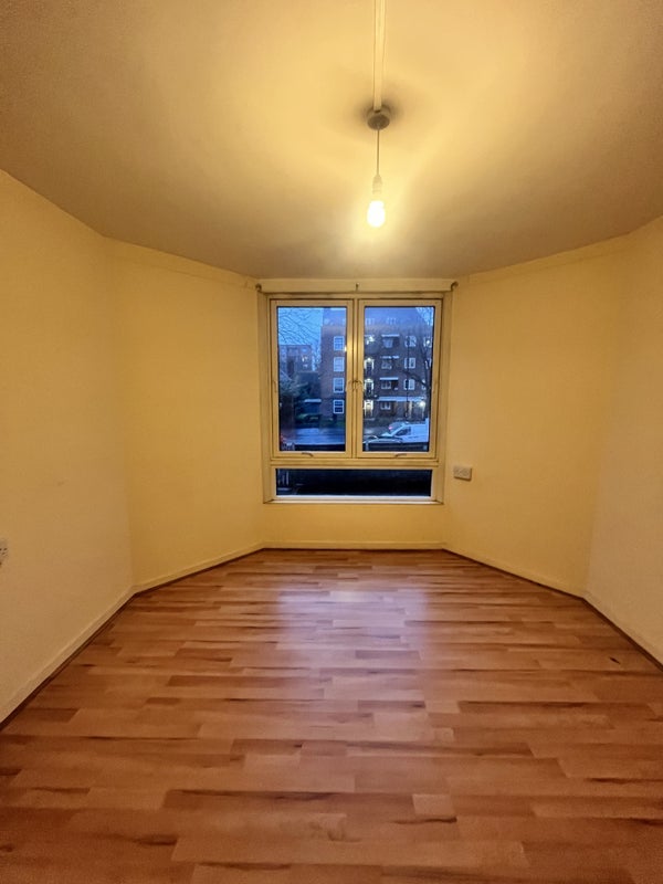 Room Atkins Road in Greater London