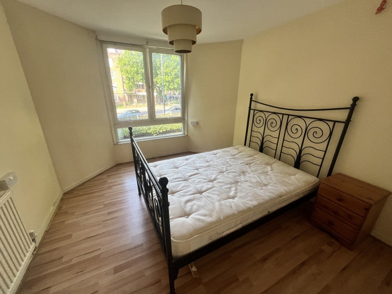 Room Atkins Road in Greater London