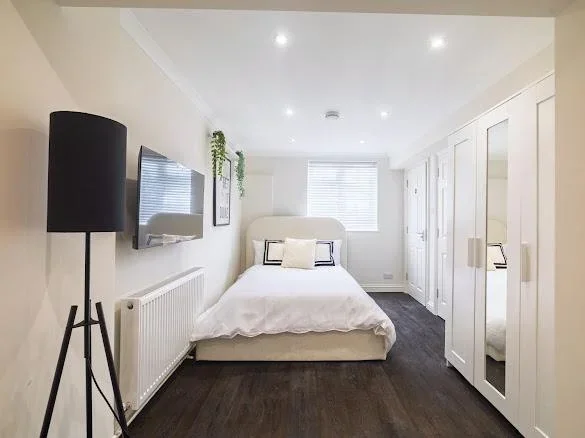 Room Homefield Close in Reigate and Banstead