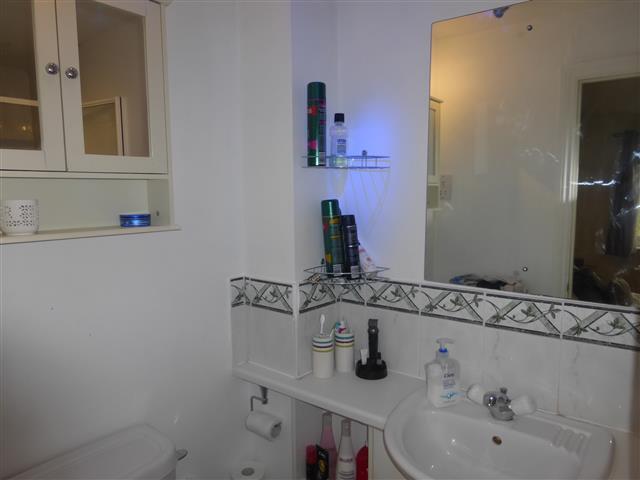 House Wantage Close in Rushden