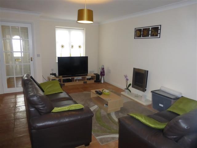 House Wantage Close in Rushden