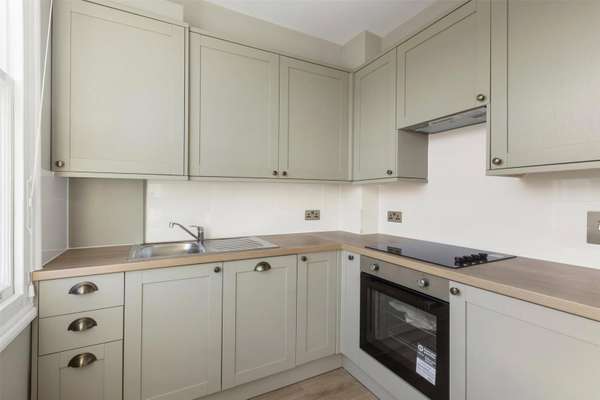 Flat Stanlake Road in Greater London