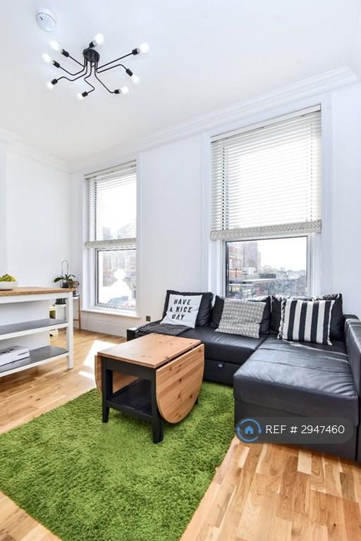 Flat Uxbridge Road in Greater London